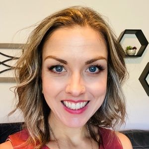 Meet your Posher, Raina